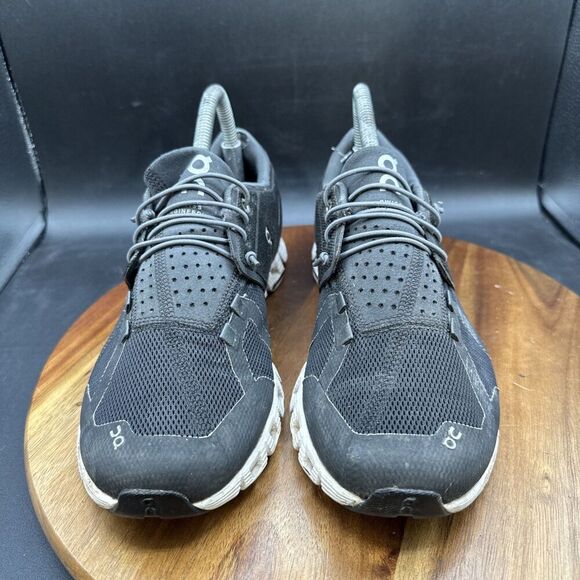 On Cloud 5 Womens Size 8 Black White Athletic Running Shoes Swiss Engineering - Picture 2 of 8